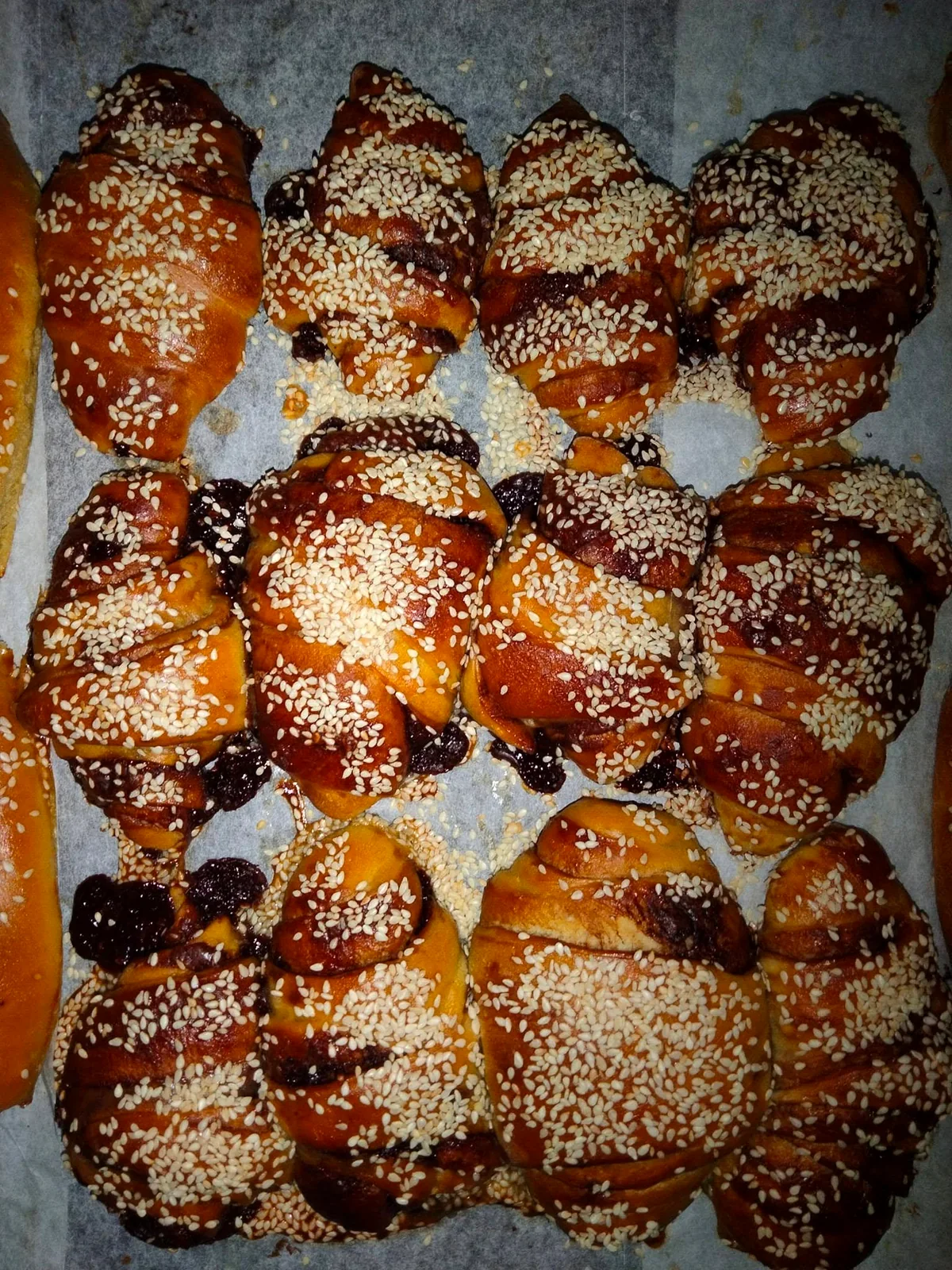 מאפי שמרים ושומשום
